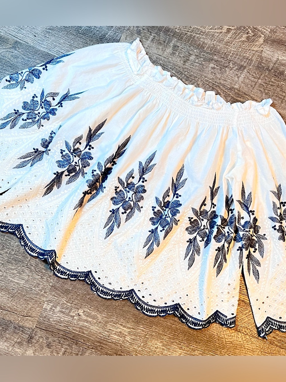 Coco + Carmen L/XL White Blue Floral Eyelet Off Shoulder Boho Blouse - Picture 3 of 10